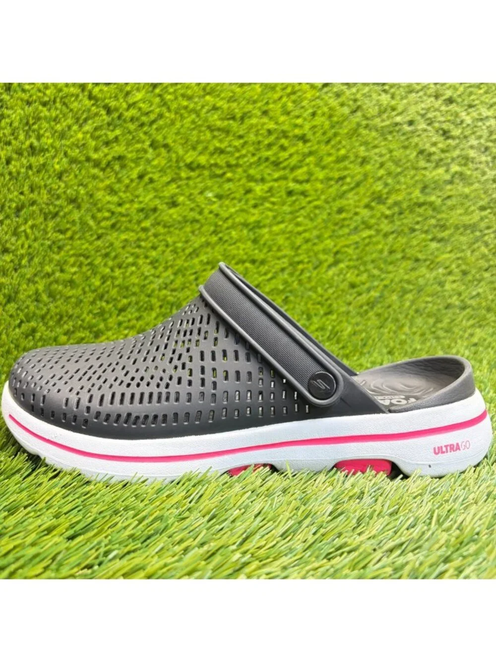 Skechers Foamies Go Walk 5 Womens Size 8 Black Pink Beach Casual Clog Sandals